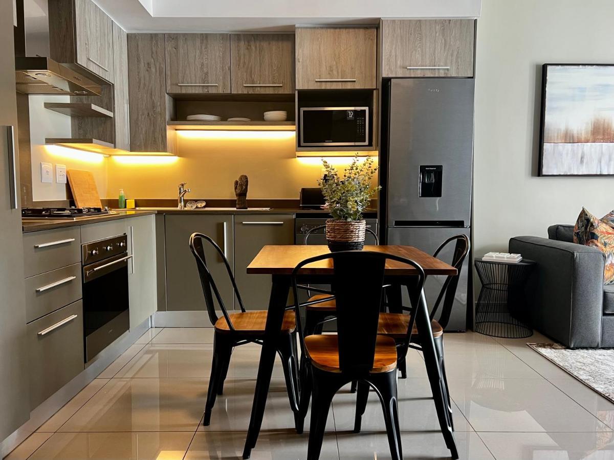 The Tyrwhitt Rosebank Apartments (Adults Only) Johannesburg Exterior foto